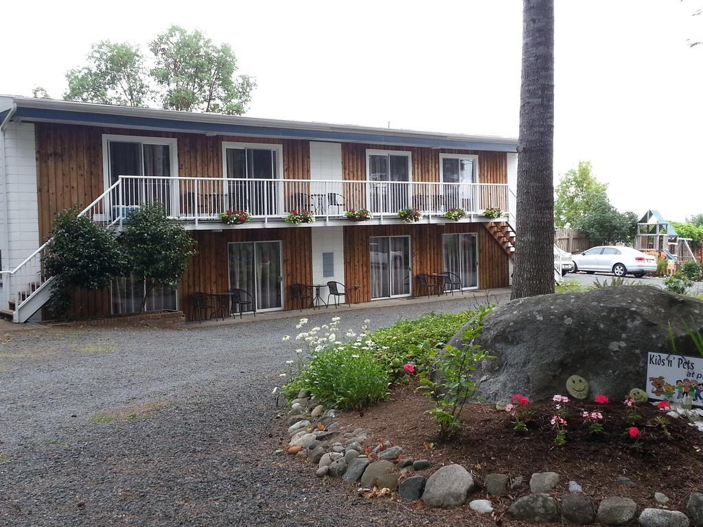 Edgewater Motel Campbell River Ngoại thất bức ảnh