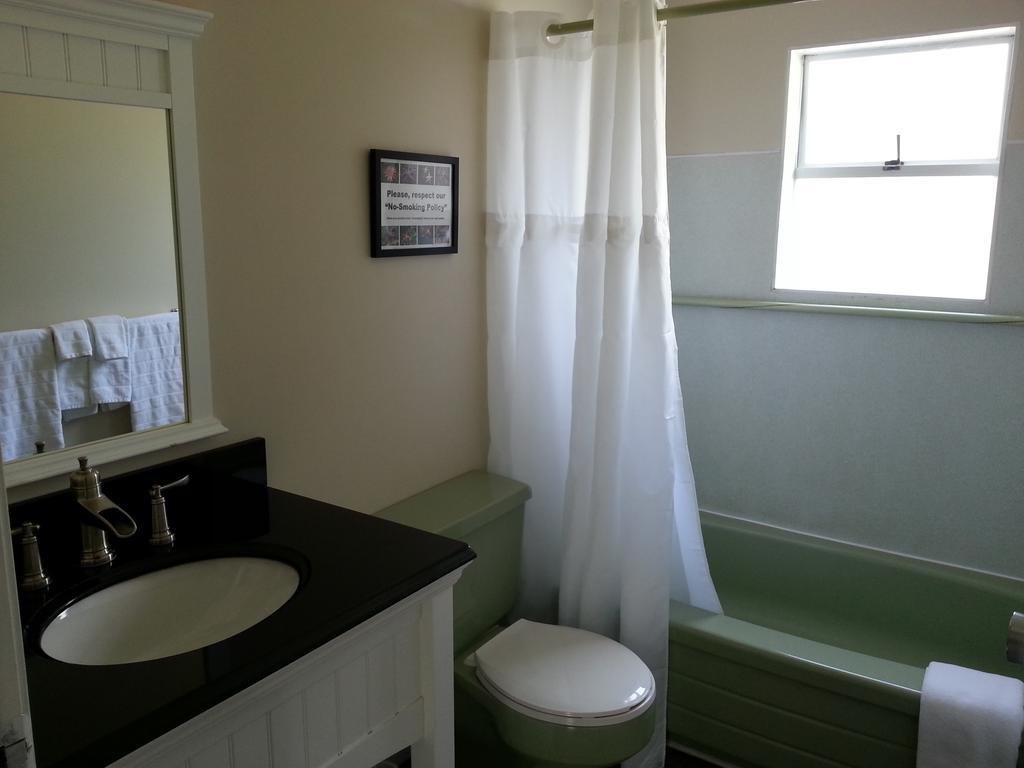 Edgewater Motel Campbell River Phòng bức ảnh